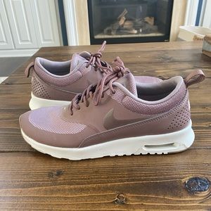 Nike size 8 Air Max Thea Shoes